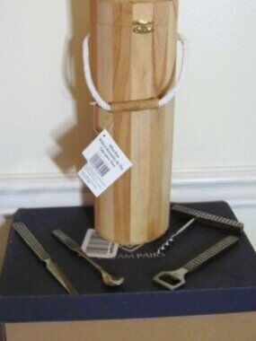 ArtMinds-Cylinder Wooden Wine Box Bottle-With 4 Pcs. Platt Barware Tools New